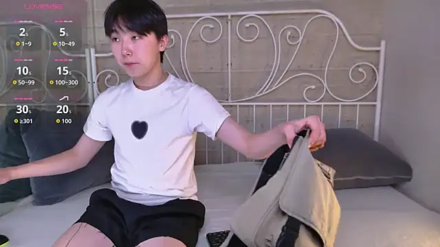 HeejinWang online show from 12-21-25, 08:31