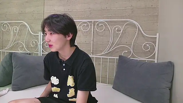 HeejinWang online show from 10-17-25, 08:21