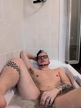 cruiserpup online show from 10-27-25, 04:19