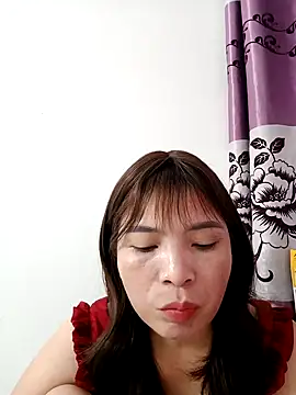 Snapshot of Livelulu chatting on 10-25-25, 04:11 Livelulu online show from 10-25-25, 04:11