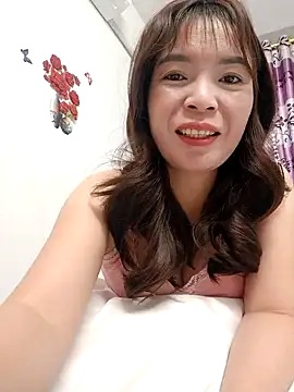 Snapshot of Livelulu chatting on 10-10-25, 01:06 Livelulu online show from 10-10-25, 01:06