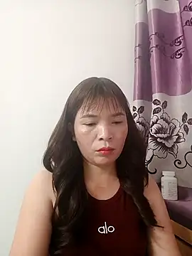 Snapshot of Livelulu chatting on 10-21-25, 04:56 Livelulu online show from 10-21-25, 04:56