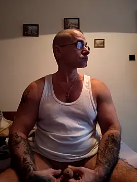 Snapshot of chcem1975 chatting on 02-02-26, 11:42 chcem1975 online show from 02-02-26, 11:42