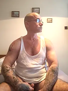 Snapshot of chcem1975 chatting on 03-09-26, 06:50 chcem1975 online show from 03-09-26, 06:50