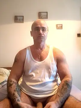 Snapshot of chcem1975 chatting on 01-18-26, 08:18 chcem1975 online show from 01-18-26, 08:18