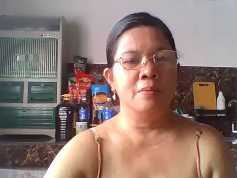 Snapshot of asian_bhebs1 chatting on 10-19-25, 11:40 asian bhebs1 online show from 10-19-25, 11:40