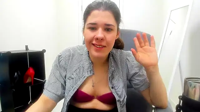 Snapshot of Joannia chatting on 02-11-26, 09:09 Joannia online show from 02-11-26, 09:09