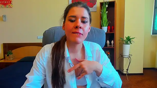 Snapshot of Joannia chatting on 09-23-25, 07:04 Joannia online show from 09-23-25, 07:04