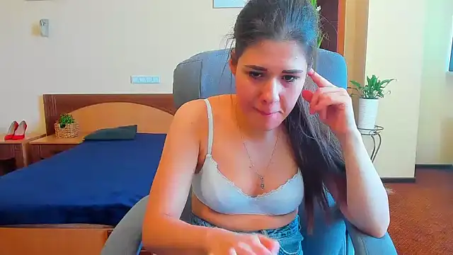 Snapshot of Joannia chatting on 09-20-25, 07:13 Joannia online show from 09-20-25, 07:13