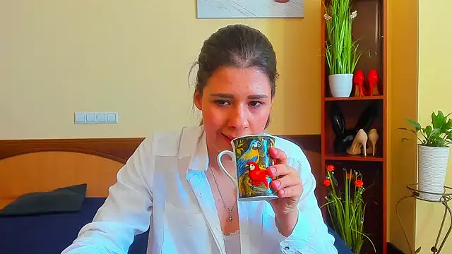 Snapshot of Joannia chatting on 09-22-25, 07:47 Joannia online show from 09-22-25, 07:47