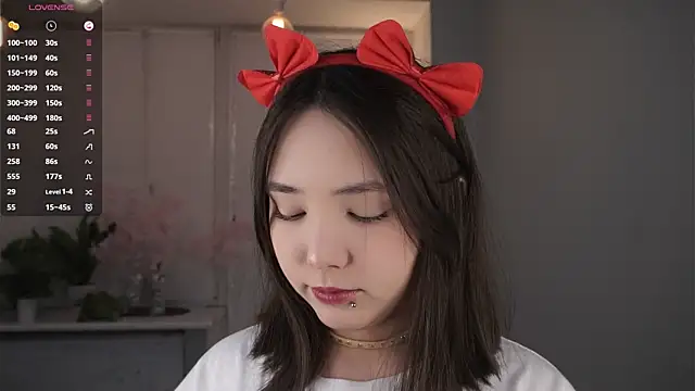 RenaeConnerley online show from 12-23-25, 03:50