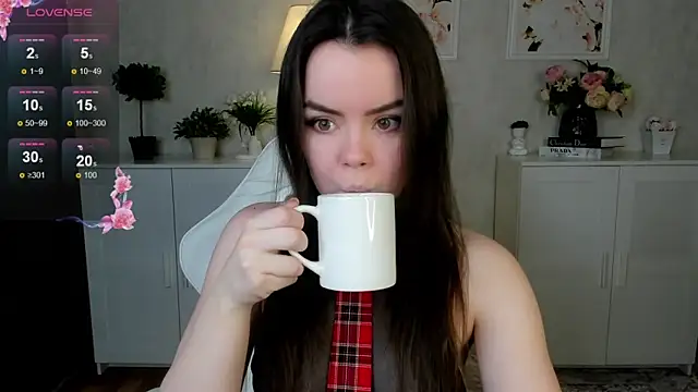 Gentle Ariel online show from 10-29-25, 01:59