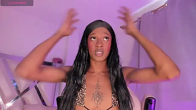 Mia royal online show from 07-23-26, 08:38