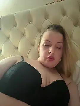 Piccolamonella29 online show from 04-17-26, 08:44