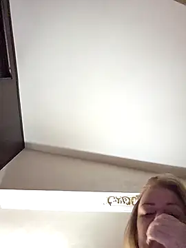 Piccolamonella29 online show from 12-15-25, 05:24