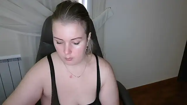 Piccolamonella29 online show from 11-08-25, 12:52