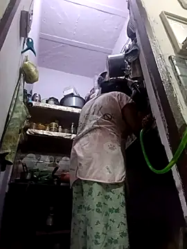 aliya-jaan71 online show from 10-11-25, 03:57