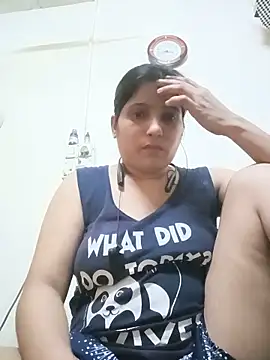 aliya-jaan71 online show from 06-10-26, 10:16