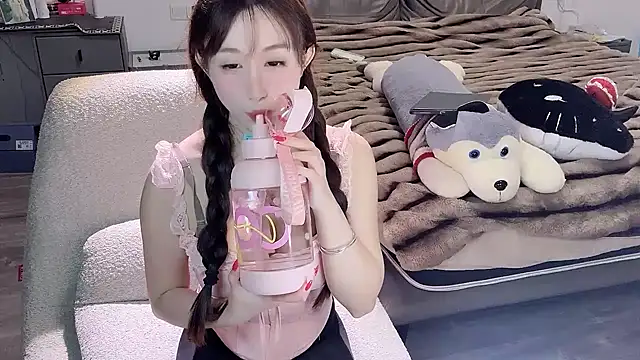 naiyaomeimei online show from 10-13-25, 01:02
