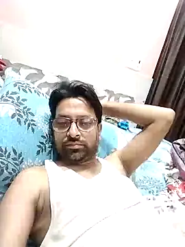 Snapshot of mohsin99272 chatting on 10-19-25, 06:10 mohsin99272 online show from 10-19-25, 06:10