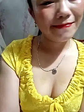 Snapshot of _losrt_cherry_ chatting on 09-15-25, 09:32  losrt cherry  online show from 09-15-25, 09:32
