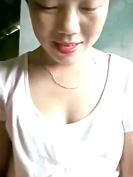 Snapshot of _losrt_cherry_ chatting on 09-18-25, 02:25  losrt cherry  online show from 09-18-25, 02:25