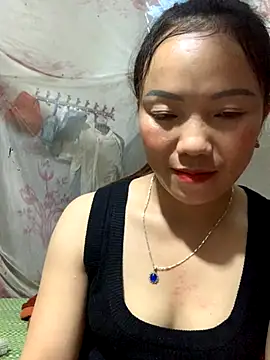 Snapshot of _losrt_cherry_ chatting on 10-11-25, 12:39  losrt cherry  online show from 10-11-25, 12:39