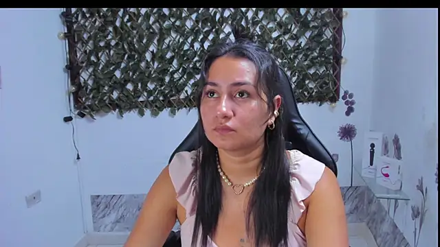 Luna021 1 online show from 10-11-25, 08:32