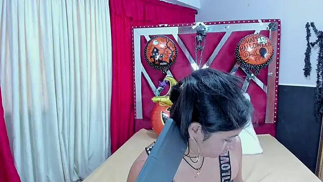 Luna021 1 online show from 10-28-25, 08:08