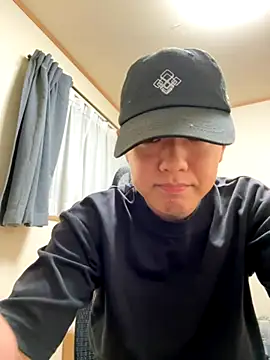 Snapshot of KAMESAN08 chatting on 10-15-25, 11:29 KAMESAN08 online show from 10-15-25, 11:29