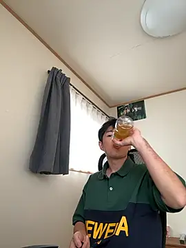 Snapshot of KAMESAN08 chatting on 11-02-25, 05:01 KAMESAN08 online show from 11-02-25, 05:01