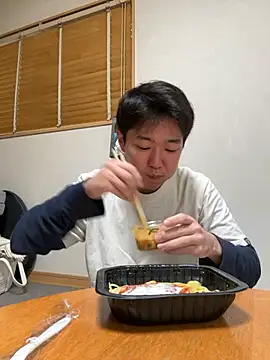 Snapshot of KAMESAN08 chatting on 11-09-25, 04:49 KAMESAN08 online show from 11-09-25, 04:49