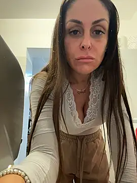 Snapshot of ainaht chatting on 11-16-25, 09:03 ainaht online show from 11-16-25, 09:03