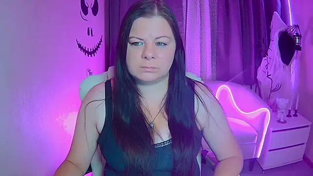 BritneyRaine online show from 10-28-25, 01:32