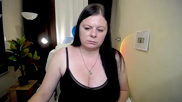 BritneyRaine online show from 10-08-25, 12:07