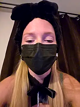 Snapshot of cheey-enne09 chatting on 09-17-25, 09:06 cheey-enne09 online show from 09-17-25, 09:06