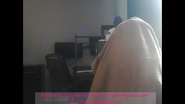 Snapshot of Sex_and_loves chatting on 11-07-25, 04:11 Sex and loves online show from 11-07-25, 04:11
