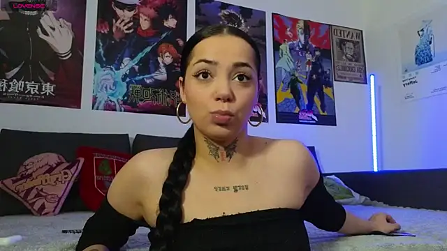 KiraQuinn1 online show from 10-29-25, 04:50