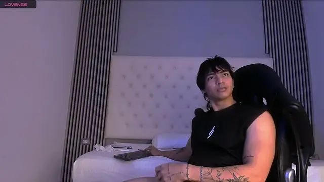 toji luxxer online show from 11-15-25, 08:46