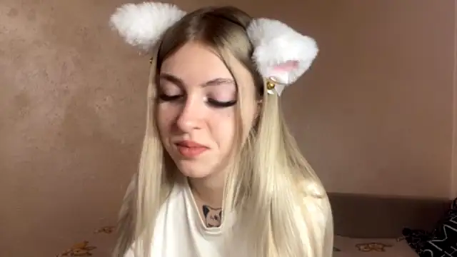 Snapshot of LanaNoir chatting on 10-17-25, 11:12 LanaNoir online show from 10-17-25, 11:12