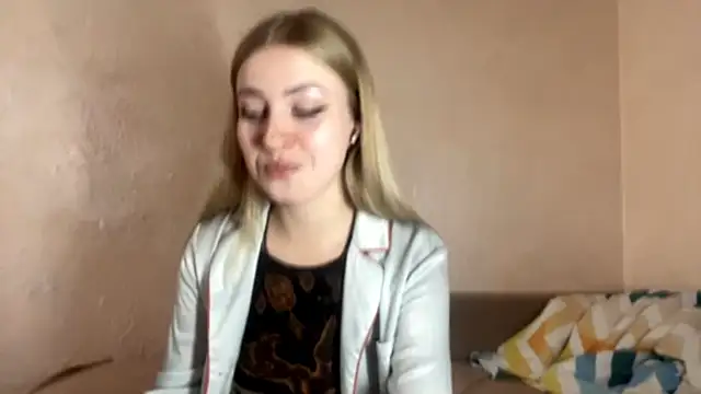 Snapshot of LanaNoir chatting on 10-07-25, 11:44 LanaNoir online show from 10-07-25, 11:44