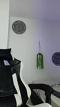 Snapshot of saack__xx chatting on 10-20-25, 10:43 saack xx online show from 10-20-25, 10:43