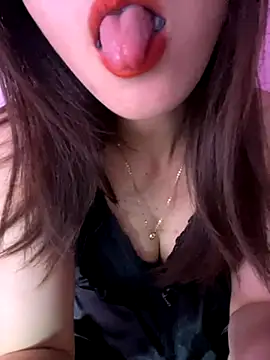 Moon pusy online show from 11-14-25, 12:53