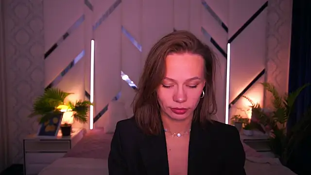 ShyySiren online show from 12-23-25, 08:46