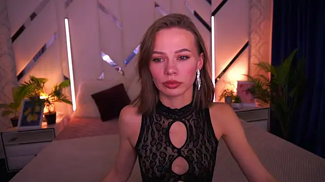 ShyySiren online show from 12-15-25, 08:42