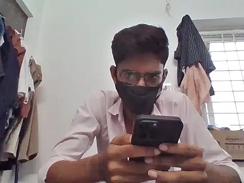 Snapshot of vikranthLong chatting on 09-25-25, 09:15 vikranthLong online show from 09-25-25, 09:15