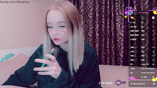 Snapshot of AliceNya_cute chatting on 10-24-25, 04:55 AliceNya cute online show from 10-24-25, 04:55