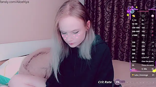 Snapshot of AliceNya_cute chatting on 10-13-25, 04:36 AliceNya cute online show from 10-13-25, 04:36