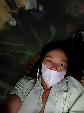 Snapshot of lily-00 chatting on 09-24-25, 09:32 lily-00 online show from 09-24-25, 09:32