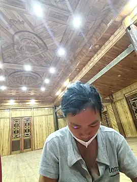 Snapshot of lily-00 chatting on 10-11-25, 12:39 lily-00 online show from 10-11-25, 12:39